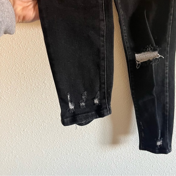 Kancan Signature Kurvy Mid-Rise Black Ankle Skinny Button Fly Jean Size 28 - Picture 6 of 16